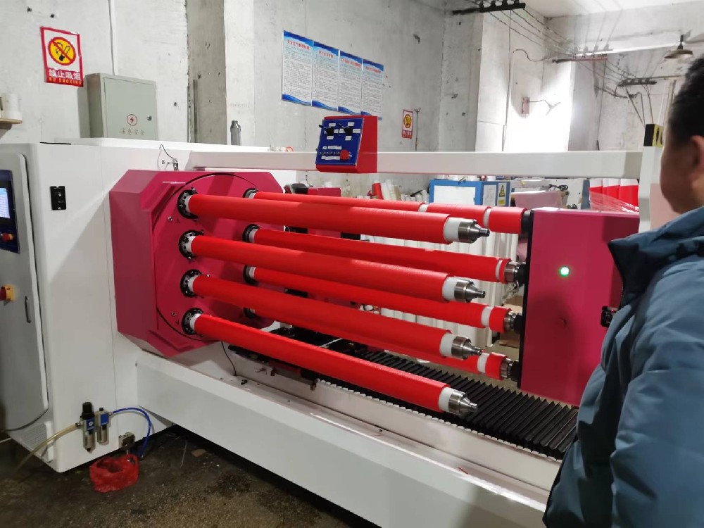 多軸自動切卷機(jī)1300型交換式（八軸）